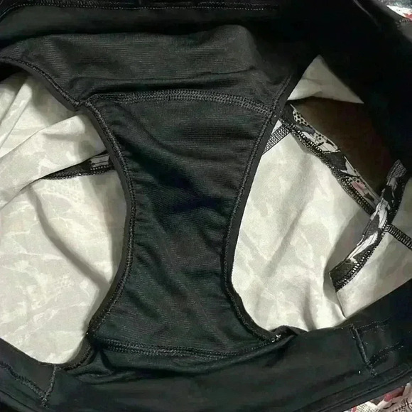 Lululemon women’s short - Picture 9 of 14